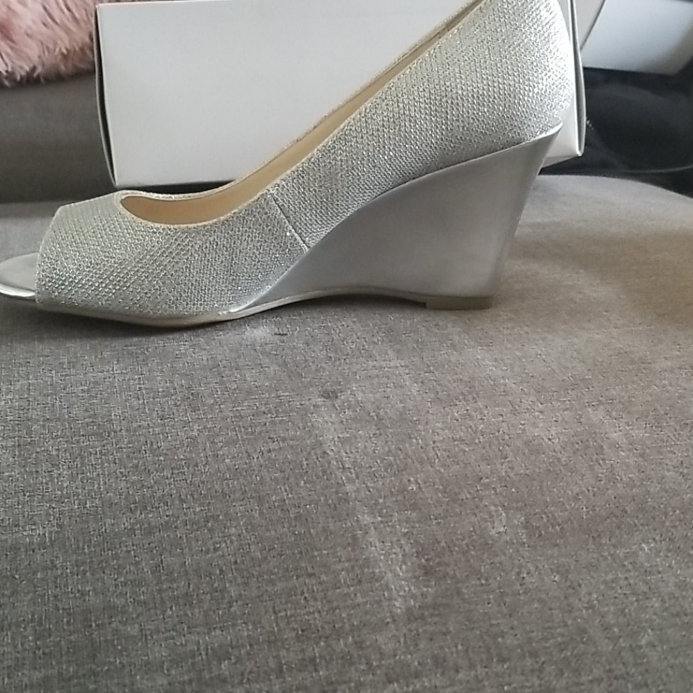 Heals - Picture 2 of 4